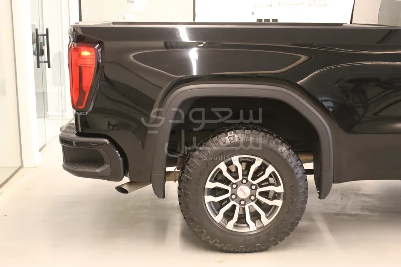 2022 جي ام سي سييرا اي تي 4