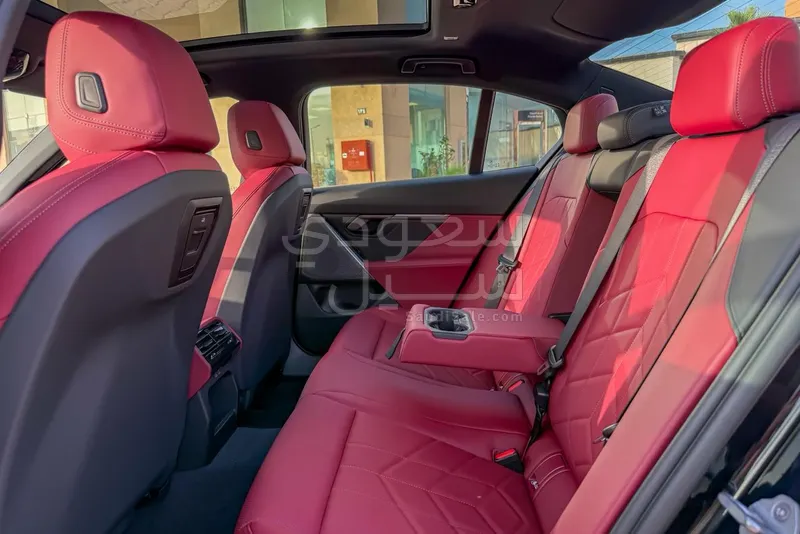 2026 BMW 5 Series 520i