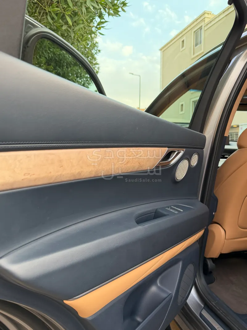 2023 جينيسيس جي في 80