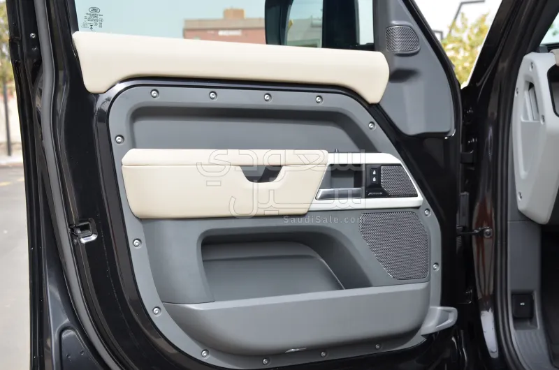 2024 Land Rover Defender 110