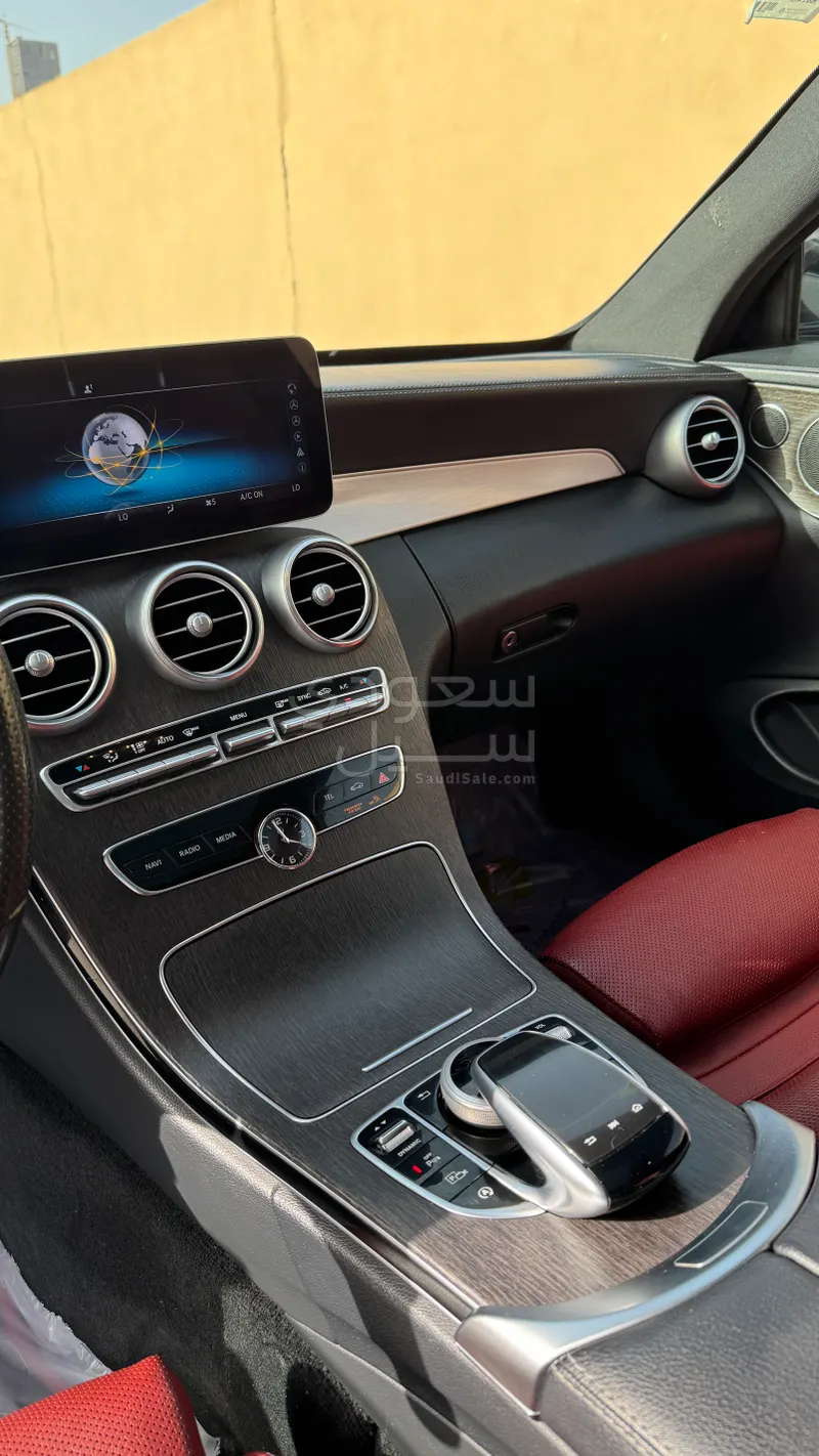 2020 مرسيدس - بنز سي 200 أي إم جي كوبيه