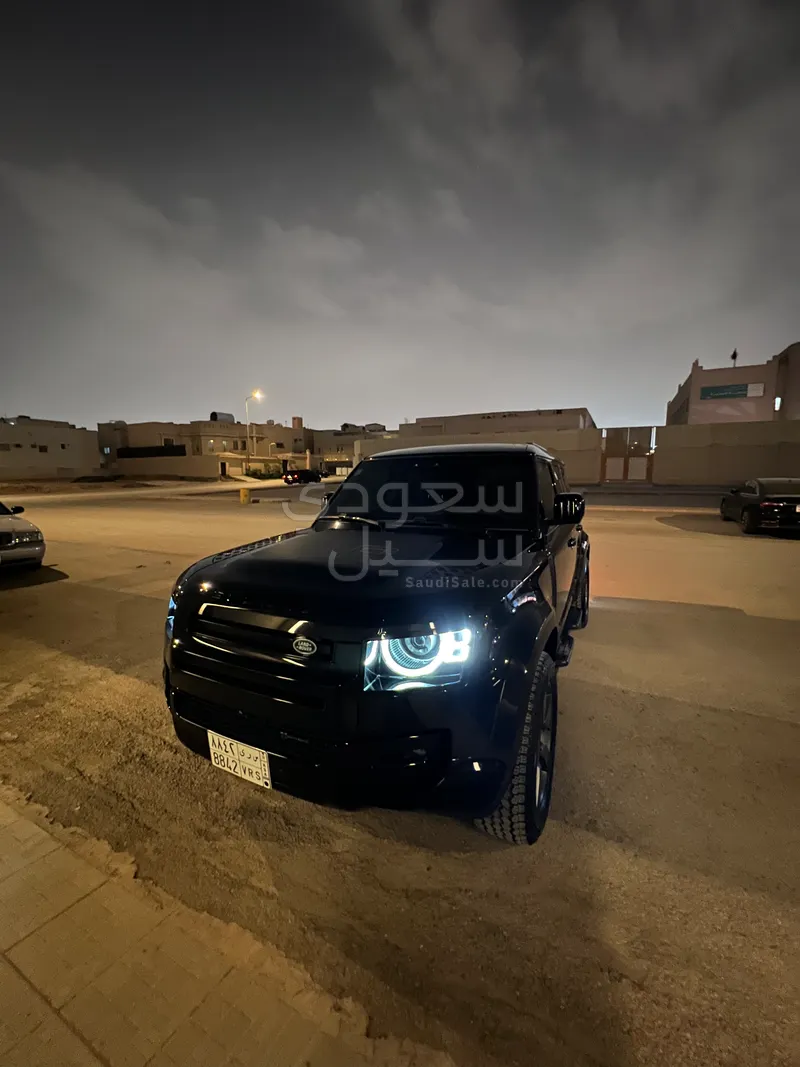 2023 لاند روفر ديفيندر اكس 110