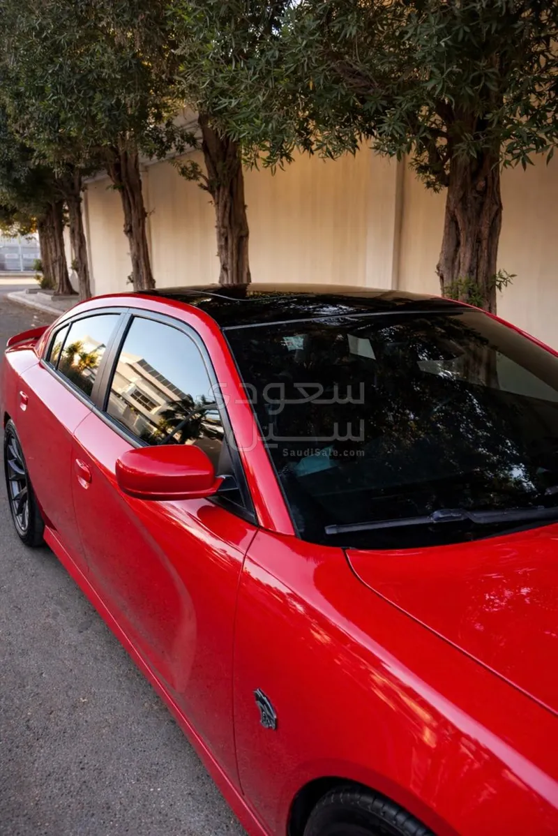 2015 دودج تشارجر اس ار تي هيلكات