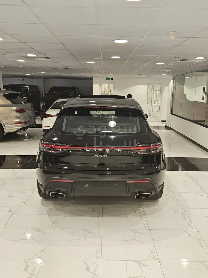 2025 Porsche Macan
