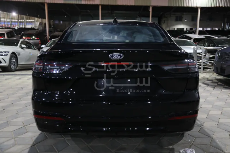 2026 فورد توروس امبيانتي