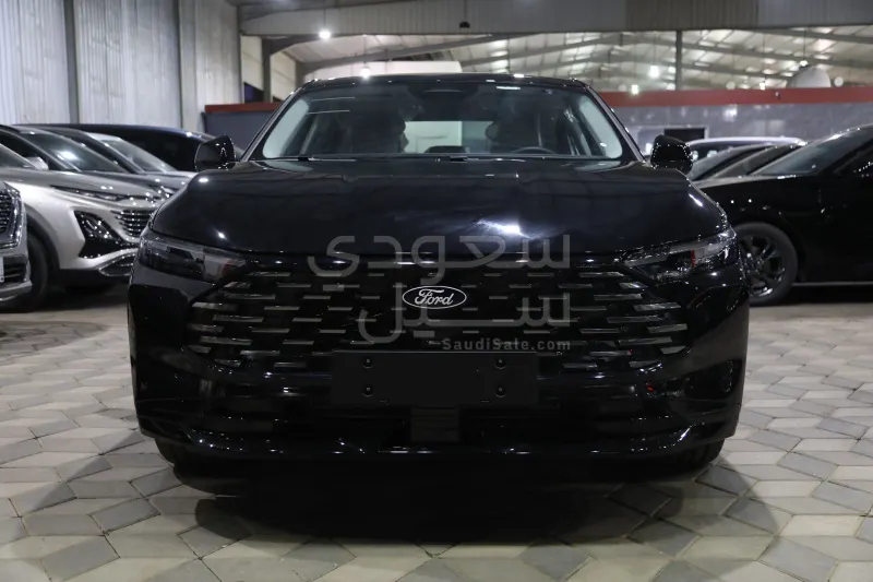 2026 فورد توروس امبيانتي