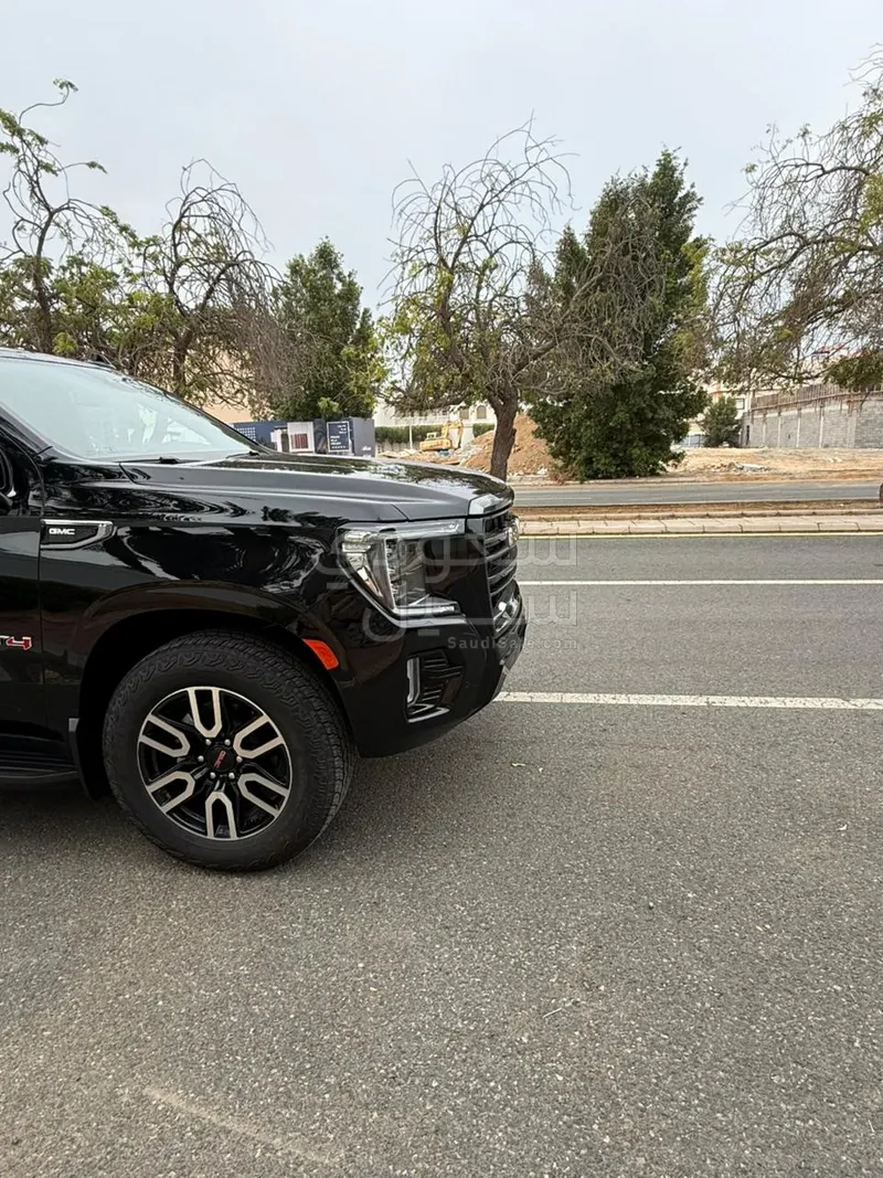 2023 جي ام سي يوكون اي تي 4