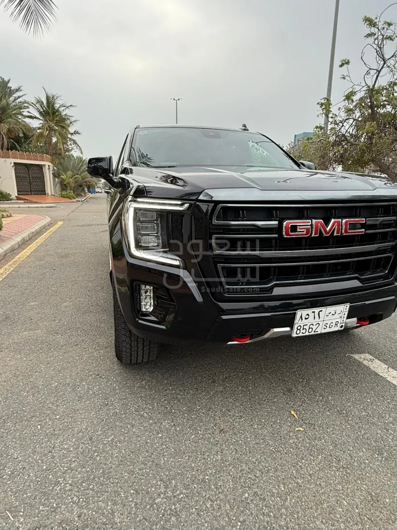 2023 جي ام سي يوكون اي تي 4