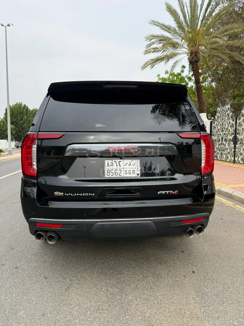 2023 جي ام سي يوكون اي تي 4