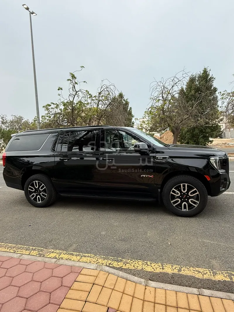 2023 جي ام سي يوكون اي تي 4