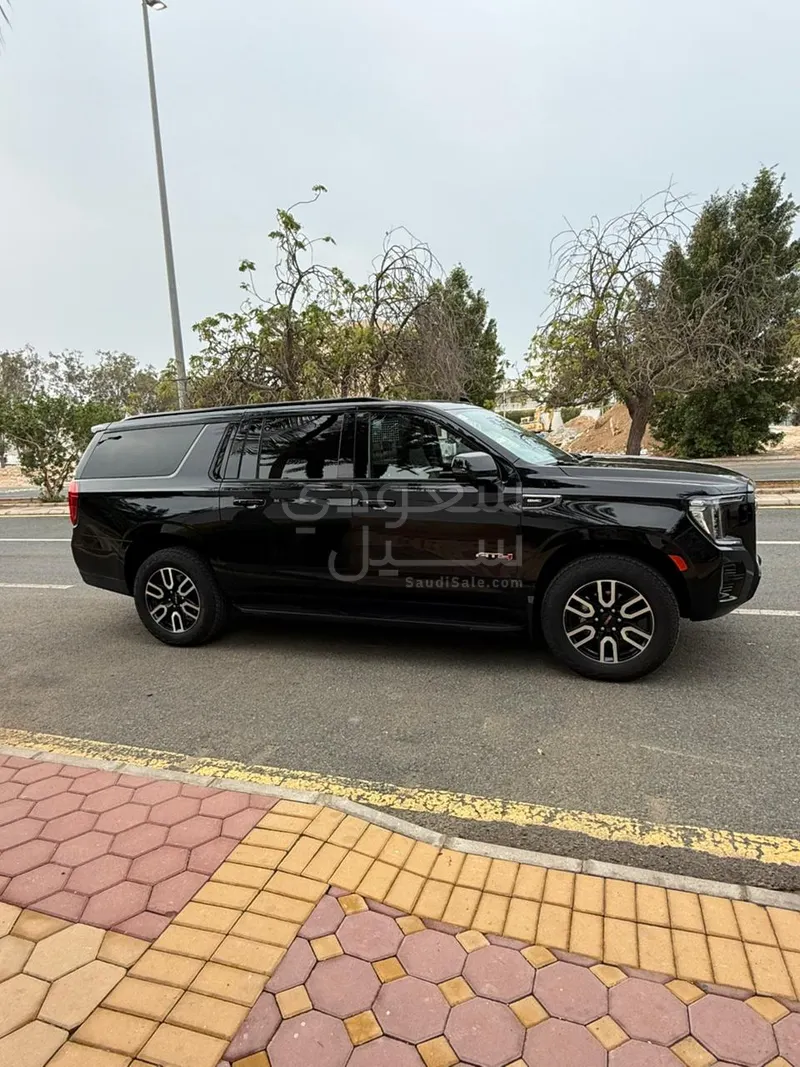 2023 جي ام سي يوكون اي تي 4