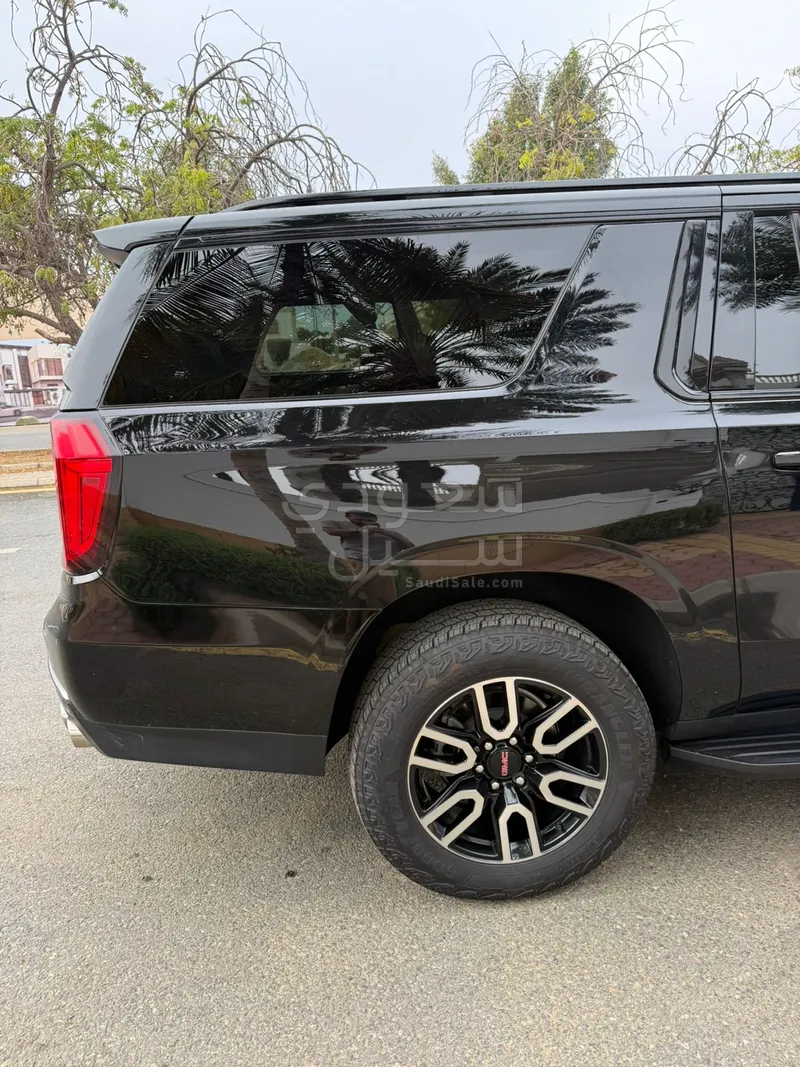 2023 جي ام سي يوكون اي تي 4