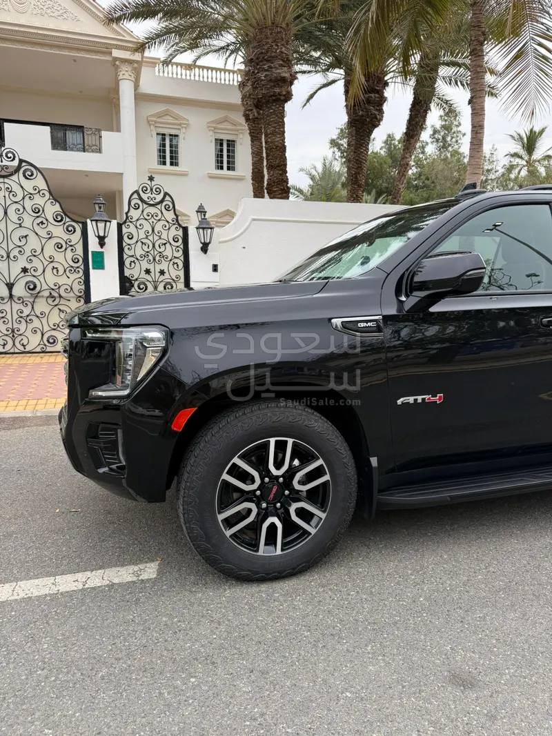 2023 جي ام سي يوكون اي تي 4