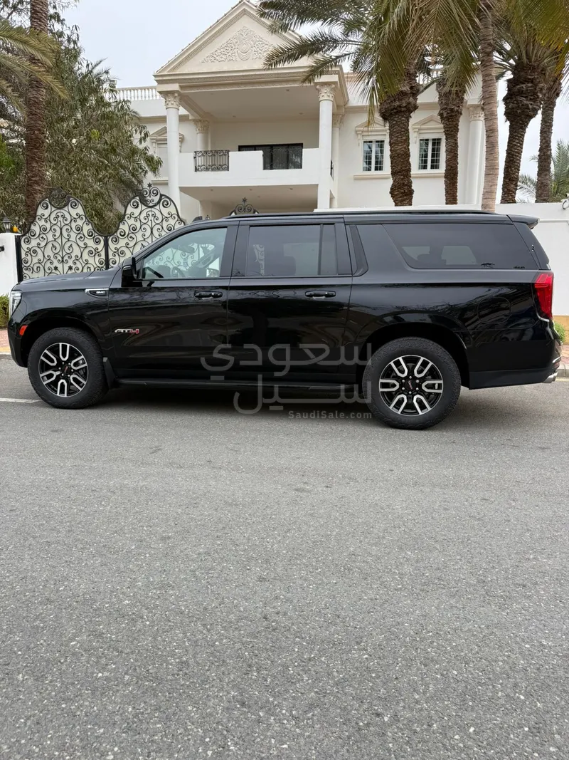 2023 جي ام سي يوكون اي تي 4