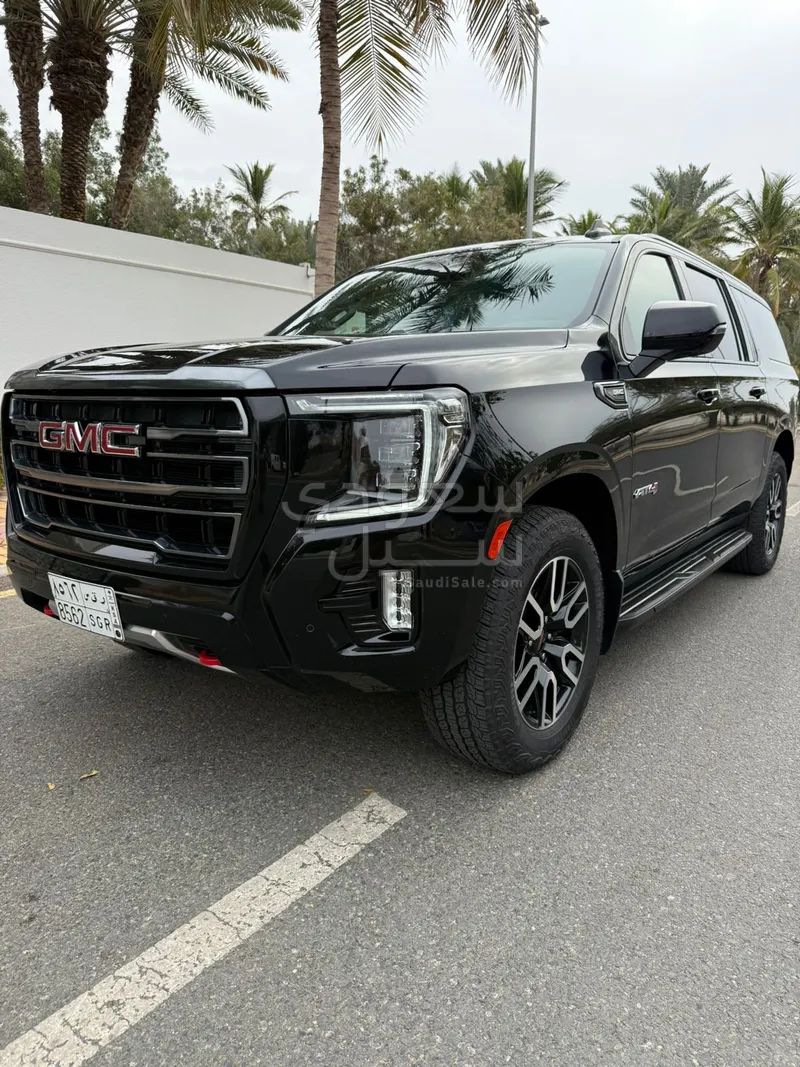 2023 جي ام سي يوكون اي تي 4