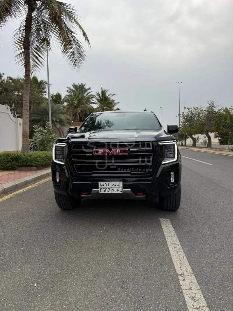 2023 جي ام سي يوكون اي تي 4