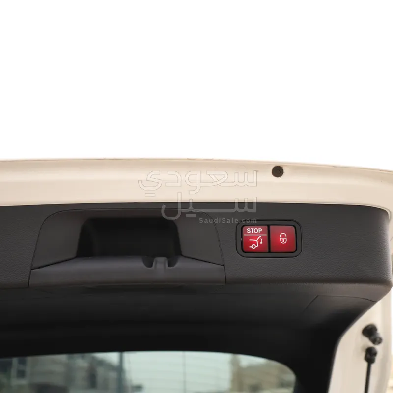 2017 مرسيدس - بنز جي إل سي 300