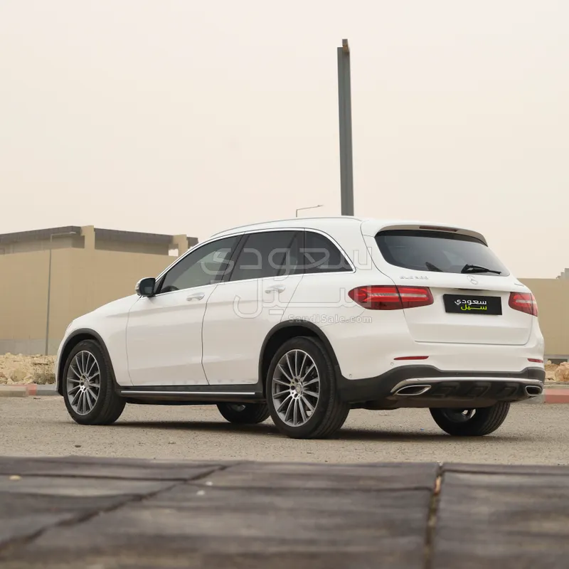 2017 مرسيدس - بنز جي إل سي 300