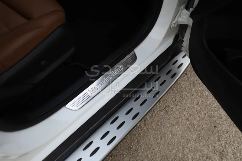 2017 مرسيدس - بنز جي إل سي 300