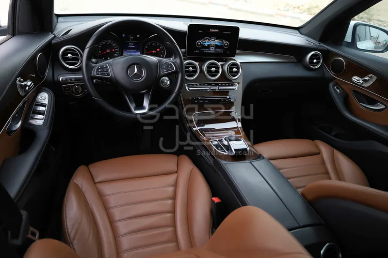 2017 مرسيدس - بنز جي إل سي 300