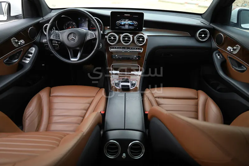 2017 مرسيدس - بنز جي إل سي 300