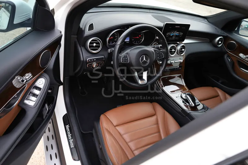 2017 مرسيدس - بنز جي إل سي 300