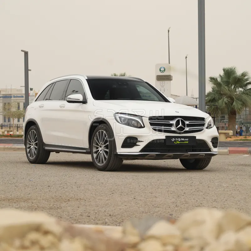 2017 مرسيدس - بنز جي إل سي 300