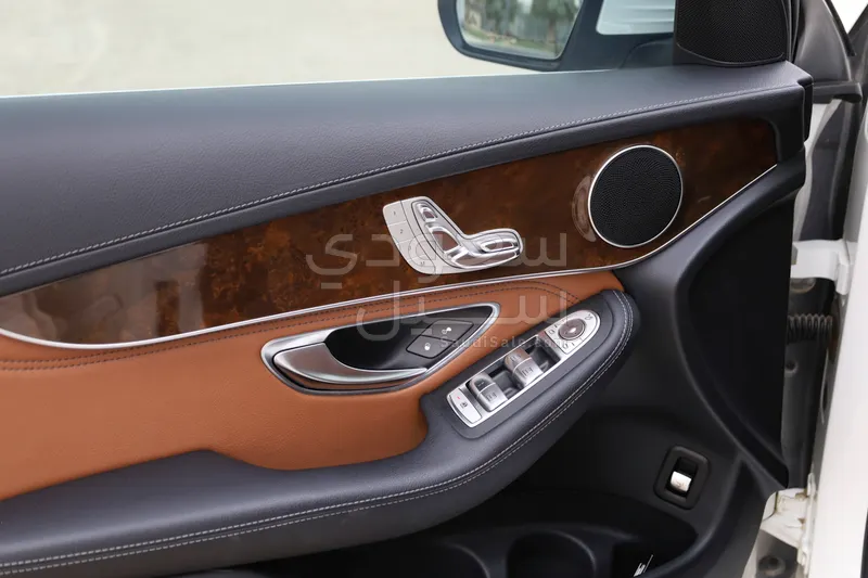 2017 مرسيدس - بنز جي إل سي 300