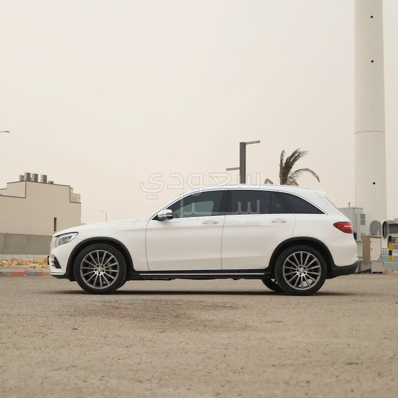 2017 مرسيدس - بنز جي إل سي 300