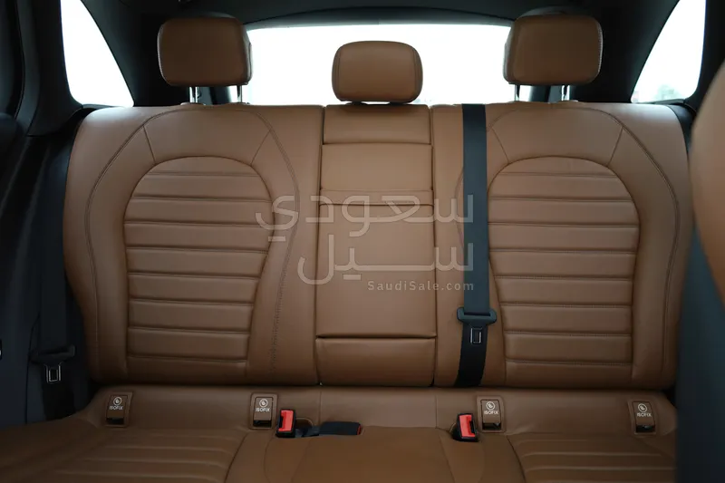 2017 مرسيدس - بنز جي إل سي 300