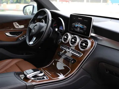 2017 مرسيدس - بنز جي إل سي 300