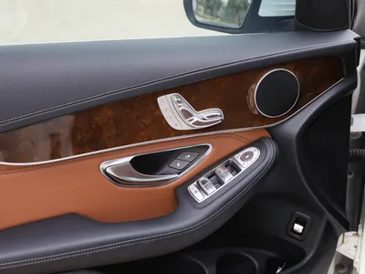 2017 مرسيدس - بنز جي إل سي 300