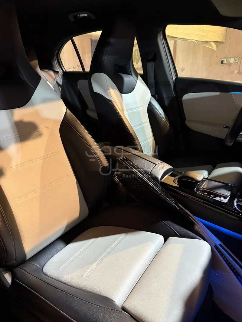 2020 مرسيدس - بنز أي 200