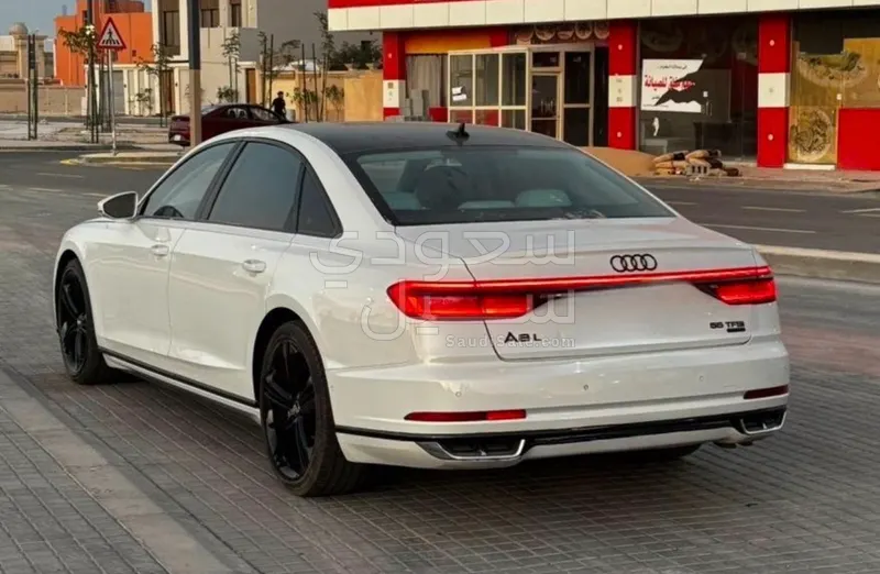2019 اودي اي 8
