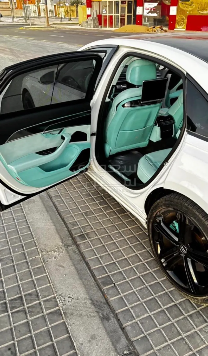 2019 اودي اي 8