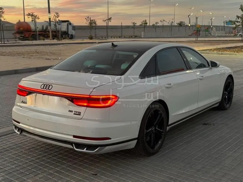 2019 اودي اي 8