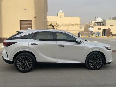 2024 لكزس أر إكس 350