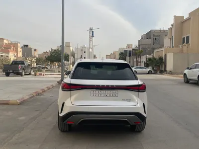 2024 لكزس أر إكس 350