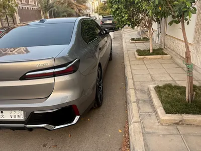 2026 بي ام دبليو الفئة السابعة 735 إل أي