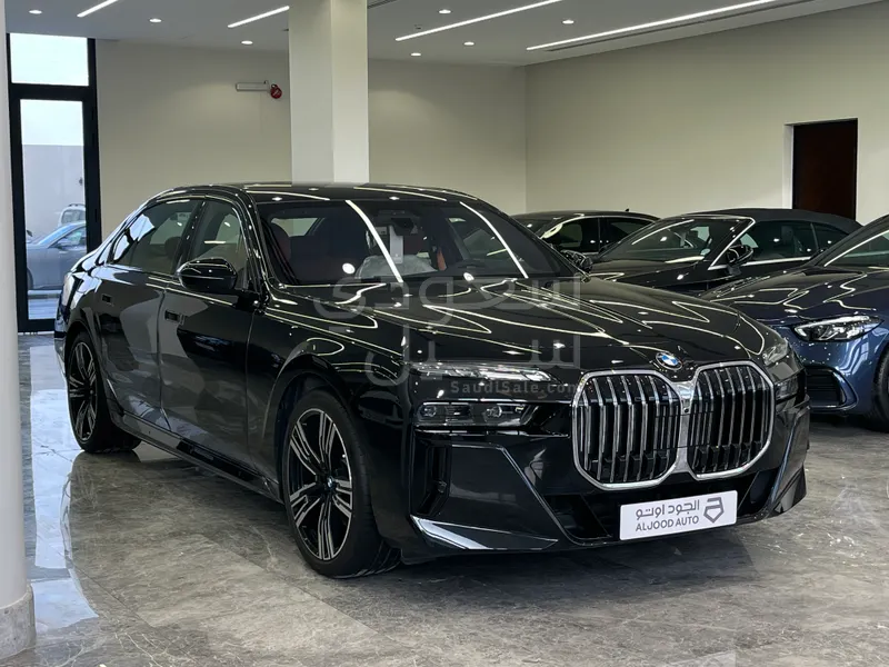 2026 بي ام دبليو الفئة السابعة 735أي