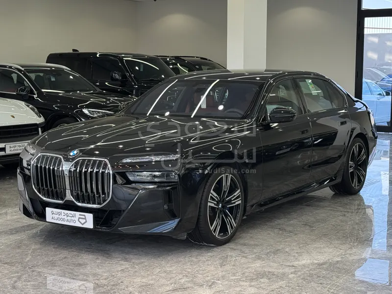 2026 بي ام دبليو الفئة السابعة 735أي