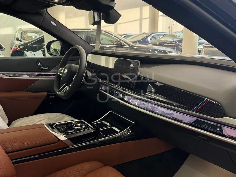 2026 بي ام دبليو الفئة السابعة 735أي