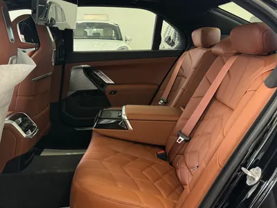 2026 بي ام دبليو الفئة السابعة 735أي