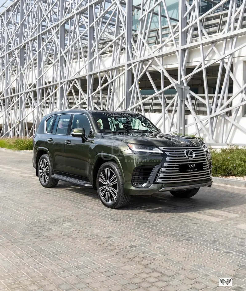 2025 لكزس إل إكس 600