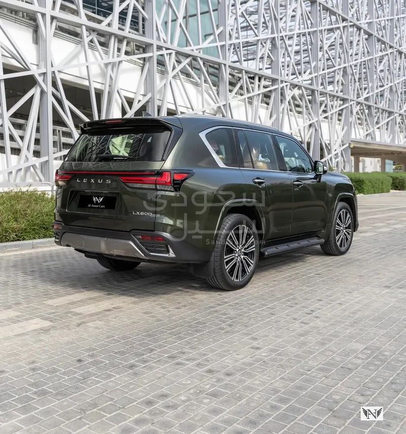 2025 لكزس إل إكس 600