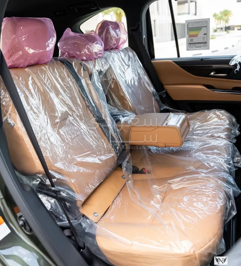 2025 لكزس إل إكس 600