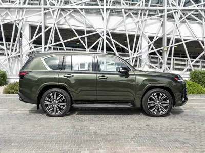 2025 لكزس إل إكس 600