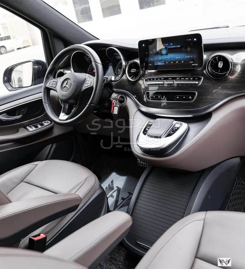 2022 مرسيدس - بنز في 250