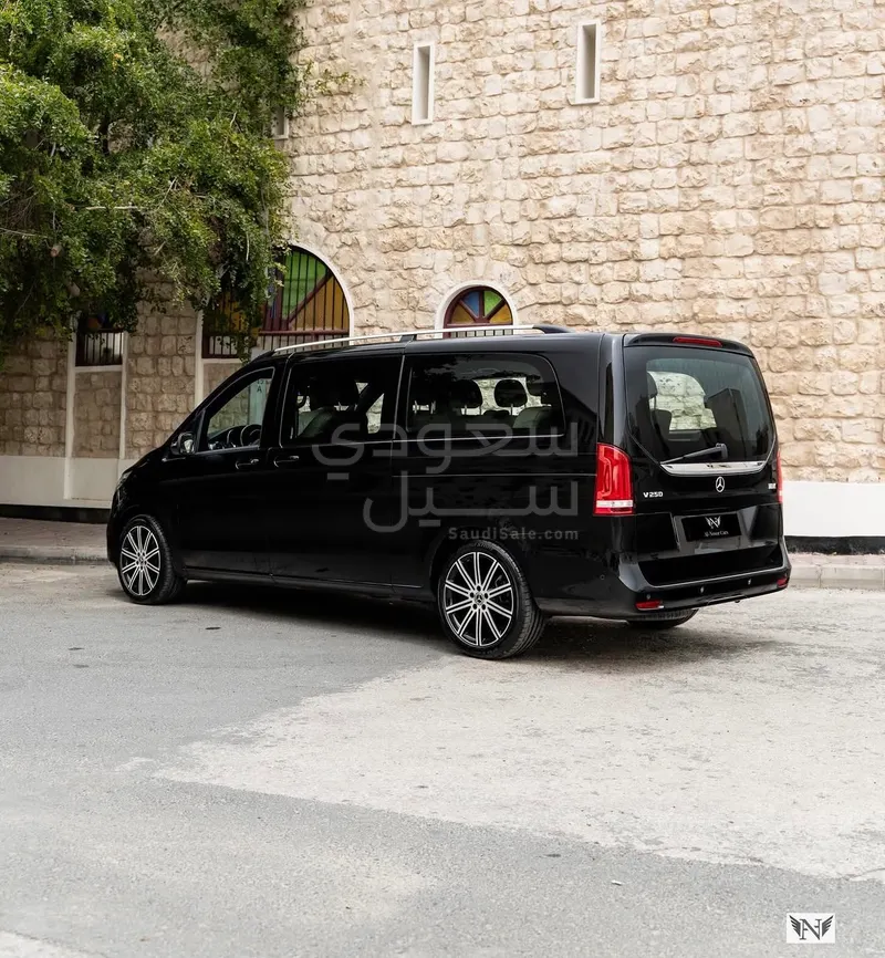 2022 مرسيدس - بنز في 250