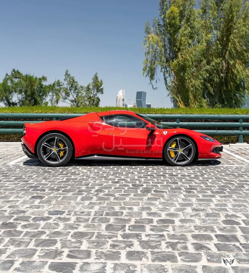 2024 فيراري جي تي اس 296